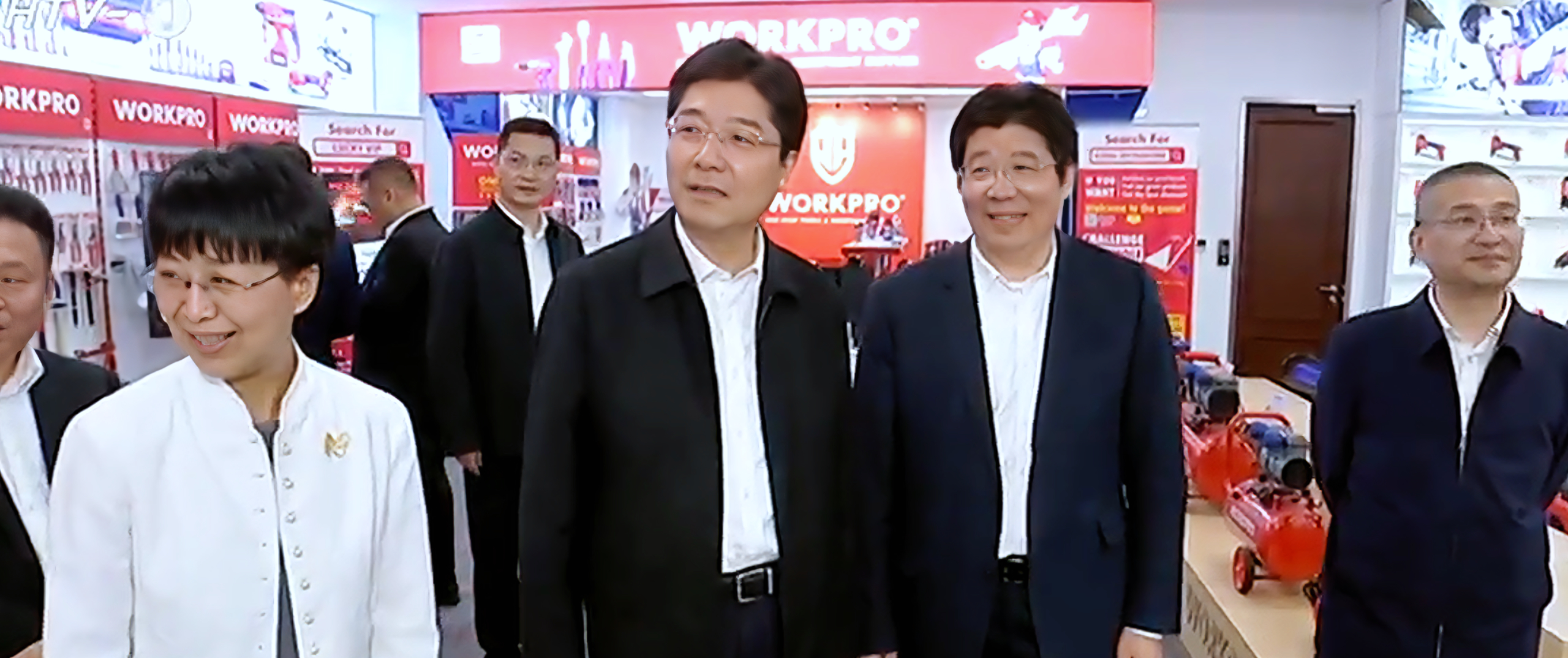 杭州市委副書記、市長姚高員一行蒞臨巨星科技調(diào)研